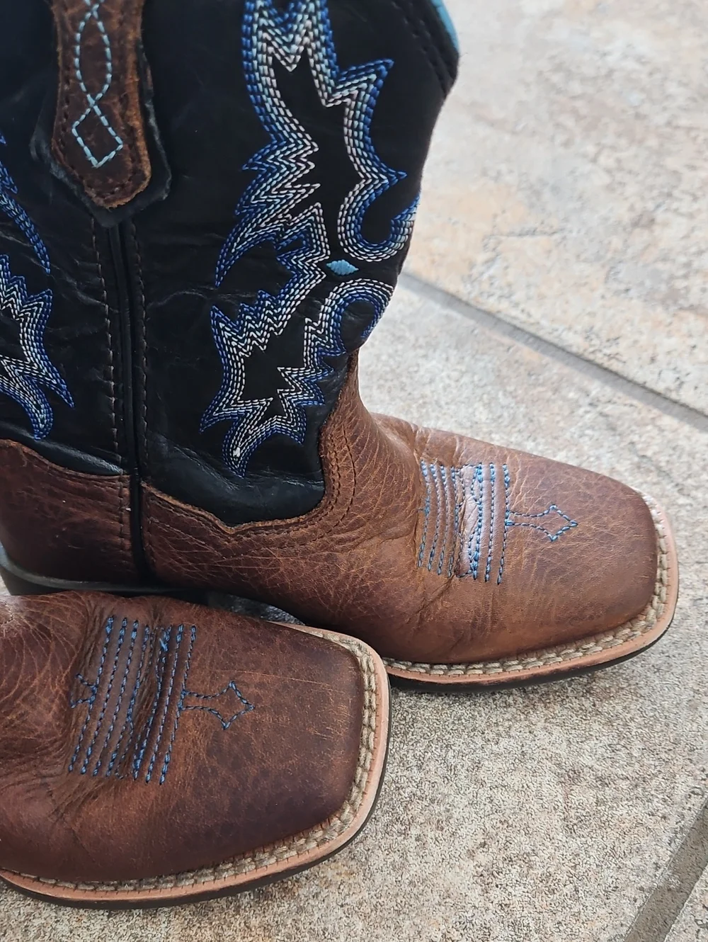 Ariat wiggle room